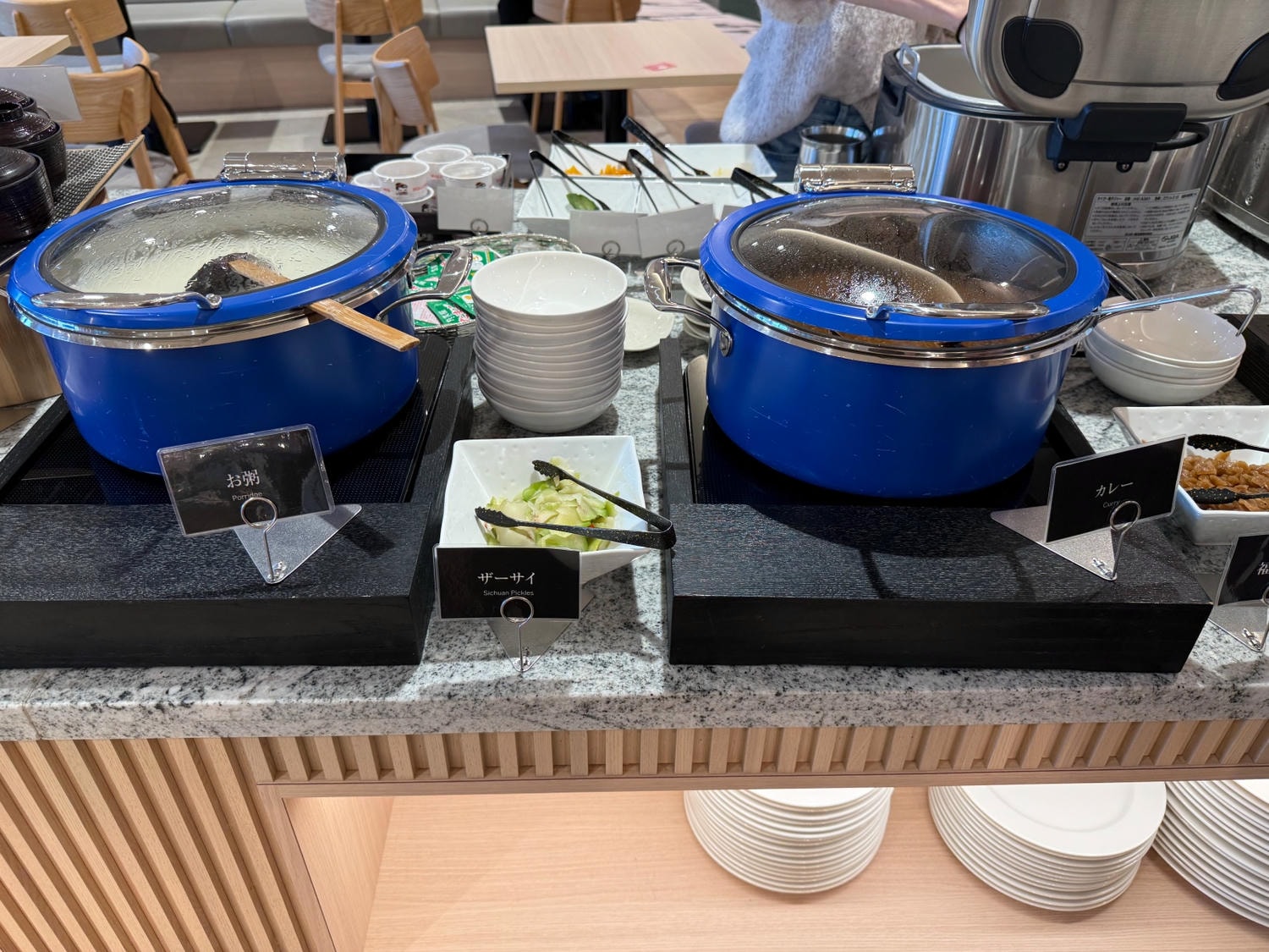 [日本千葉]SPA&HOTEL EURASIA MAIHAMA 東京灣舞濱歐亞飯店｜東京迪士尼周邊溫泉飯店 接駁車往返迪士尼超方便｜備品超齊全 多種乳液保養品可自取很加分｜早餐不錯吃 還能看迪士尼海洋火山