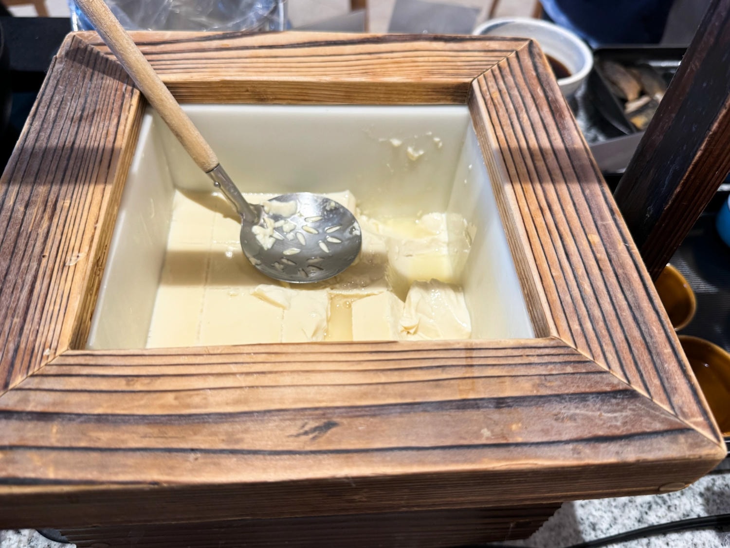 [日本千葉]SPA&HOTEL EURASIA MAIHAMA 東京灣舞濱歐亞飯店｜東京迪士尼周邊溫泉飯店 接駁車往返迪士尼超方便｜備品超齊全 多種乳液保養品可自取很加分｜早餐不錯吃 還能看迪士尼海洋火山