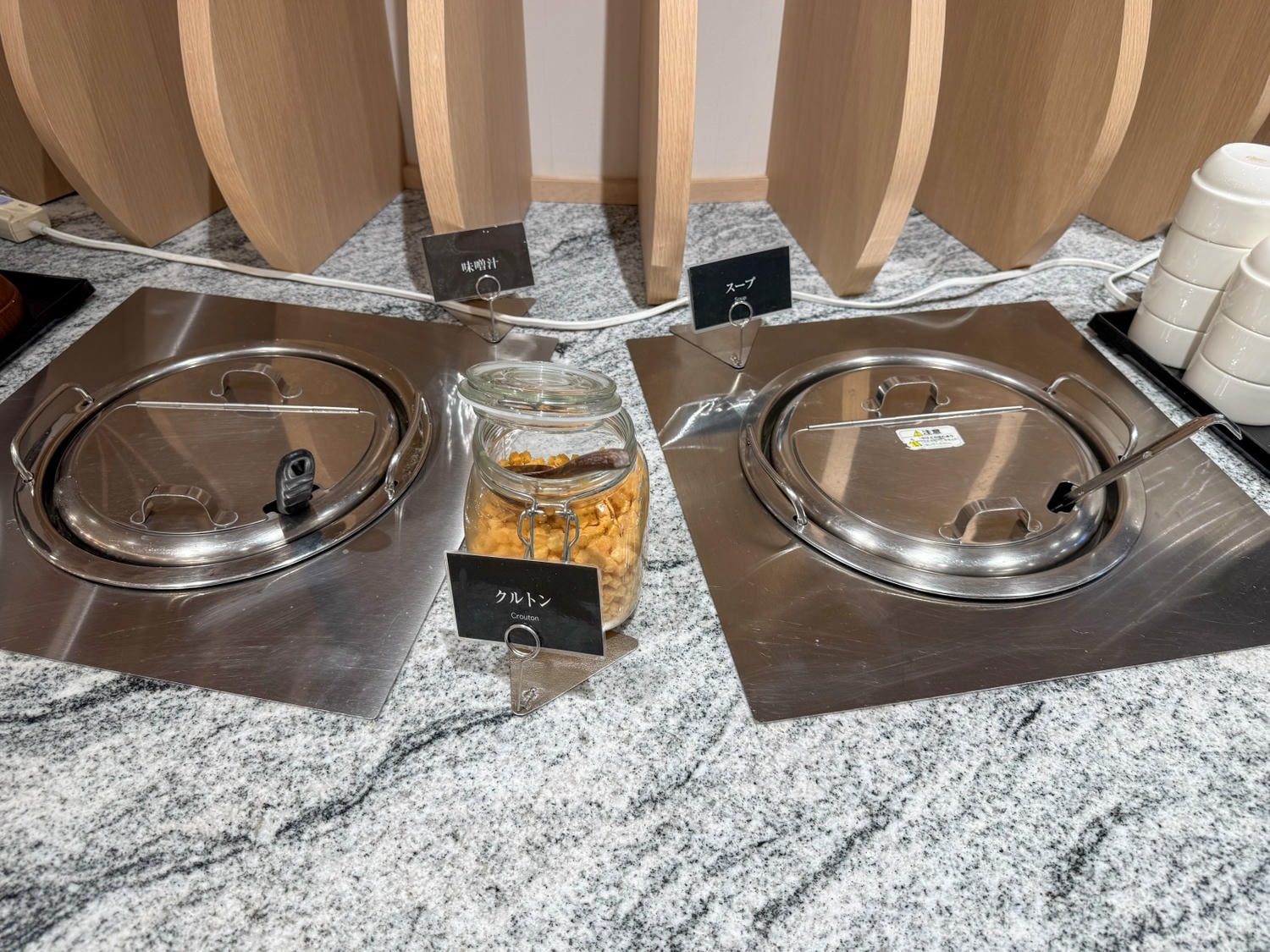 [日本千葉]SPA&HOTEL EURASIA MAIHAMA 東京灣舞濱歐亞飯店｜東京迪士尼周邊溫泉飯店 接駁車往返迪士尼超方便｜備品超齊全 多種乳液保養品可自取很加分｜早餐不錯吃 還能看迪士尼海洋火山