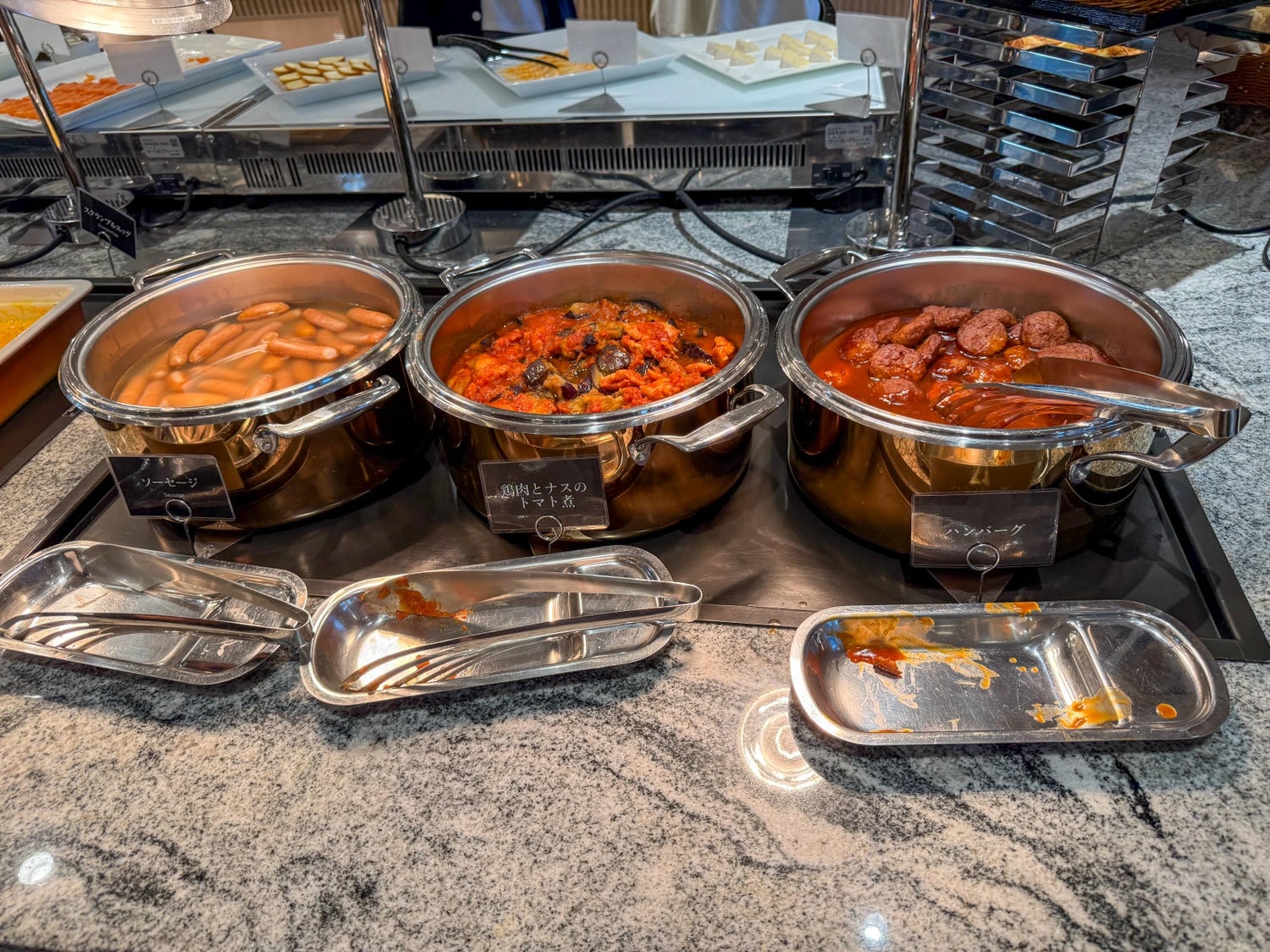 [日本千葉]SPA&HOTEL EURASIA MAIHAMA 東京灣舞濱歐亞飯店｜東京迪士尼周邊溫泉飯店 接駁車往返迪士尼超方便｜備品超齊全 多種乳液保養品可自取很加分｜早餐不錯吃 還能看迪士尼海洋火山