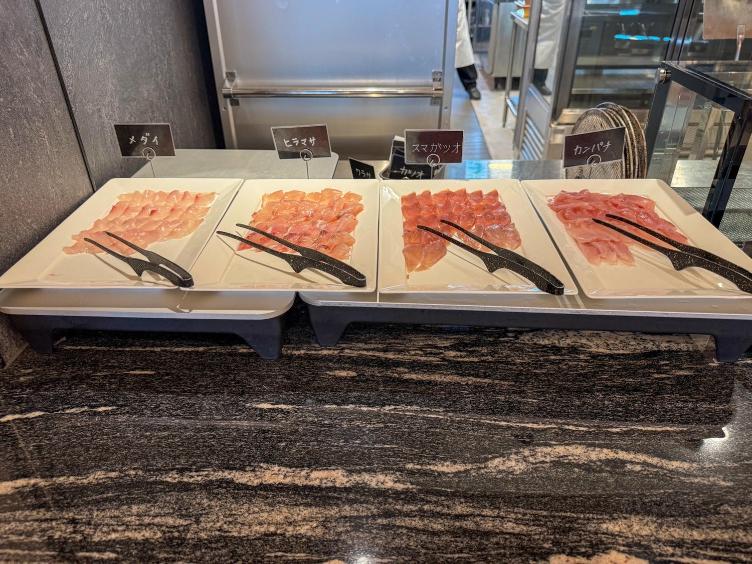 [日本千葉]SPA&HOTEL EURASIA MAIHAMA 東京灣舞濱歐亞飯店｜東京迪士尼周邊溫泉飯店 接駁車往返迪士尼超方便｜備品超齊全 多種乳液保養品可自取很加分｜早餐不錯吃 還能看迪士尼海洋火山