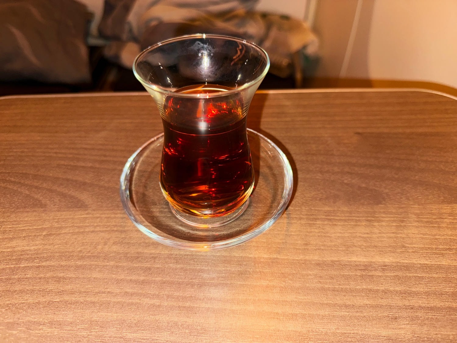 [飛行紀錄]土耳其航空 Turkish Airlines 波音777 商務艙體驗｜前後距離寬敞 全平躺座椅 腳可完整伸直不塞前排｜機上廚師到座位點餐＋有機上Wi-Fi可用｜左右空間偏窄且不一定走道位 商務艙廁所空間真的比較大