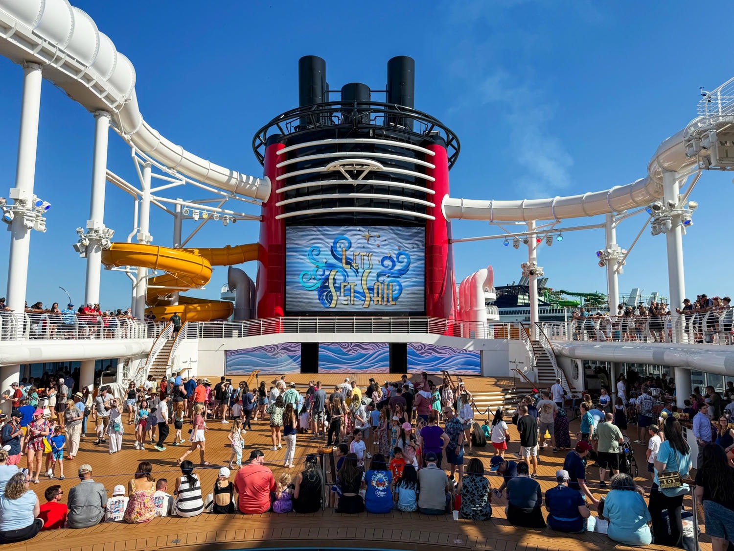 [迪士尼郵輪]什麼是迪士尼郵輪 為什麼會手忙腳亂 第一次搭 Disney Cruise Line 新手必看攻略｜船名航線怎麼選 主題餐廳怎麼玩｜登船規則與常見問題整理