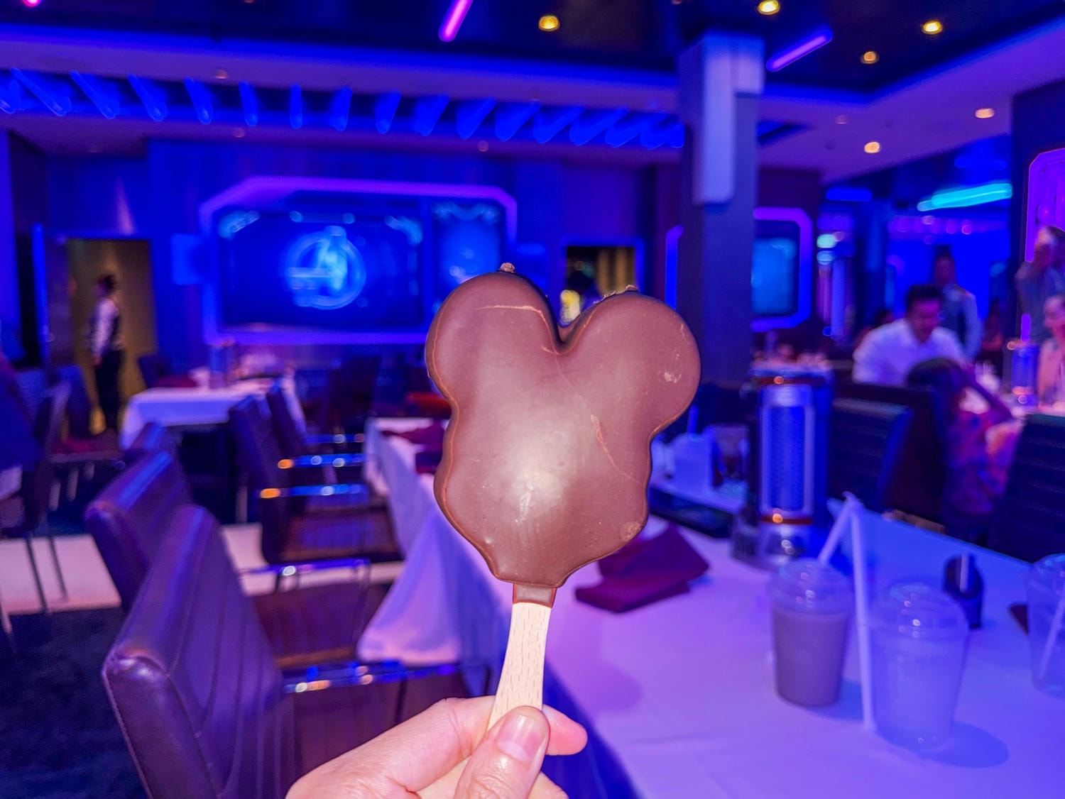 [迪士尼郵輪]什麼是迪士尼郵輪 為什麼會手忙腳亂 第一次搭 Disney Cruise Line 新手必看攻略｜船名航線怎麼選 主題餐廳怎麼玩｜登船規則與常見問題整理