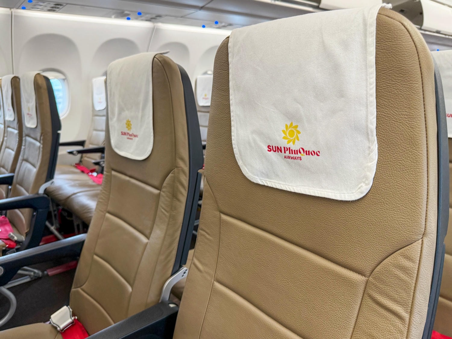 [飛行紀錄]太陽富國航空 Sun PhuQuoc Airways 台北直飛富國島 9G511 9G510｜A321-ACF座位餐食介紹｜富國島機場出入境與香島樂園快速通關心得