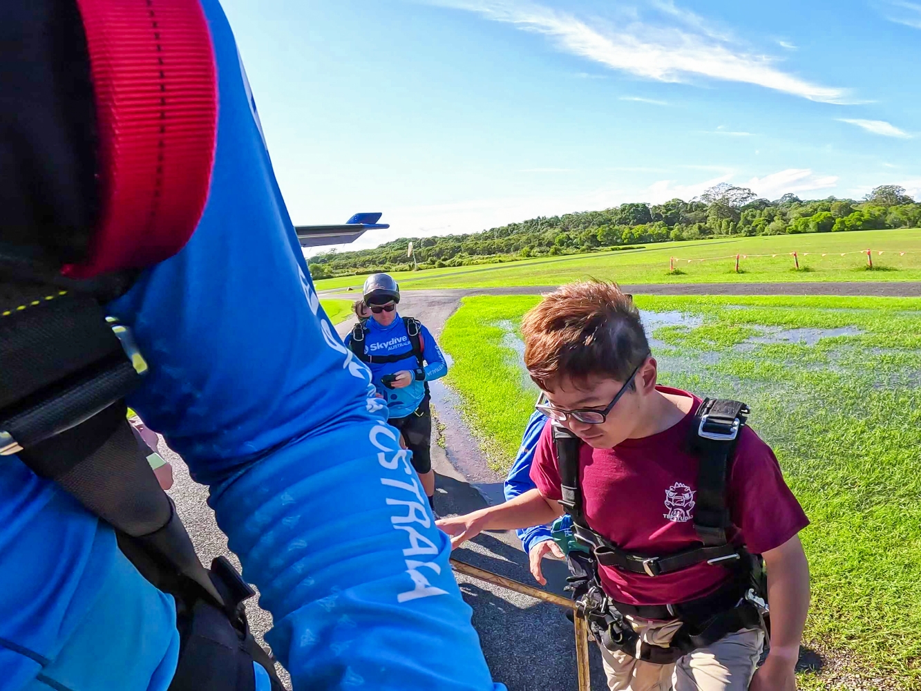 [澳洲拜倫灣] Byron Bay Skydive 跳傘體驗 海岸線真的美到忘記害怕｜KKday預訂含接駁 報到流程 攝影方案完整分享｜欣賞澳洲本土最東端 跳下去那刻真的爽到炸