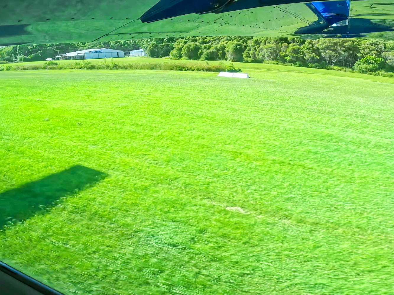 [澳洲拜倫灣] Byron Bay Skydive 跳傘體驗 海岸線真的美到忘記害怕｜KKday預訂含接駁 報到流程 攝影方案完整分享｜欣賞澳洲本土最東端 跳下去那刻真的爽到炸