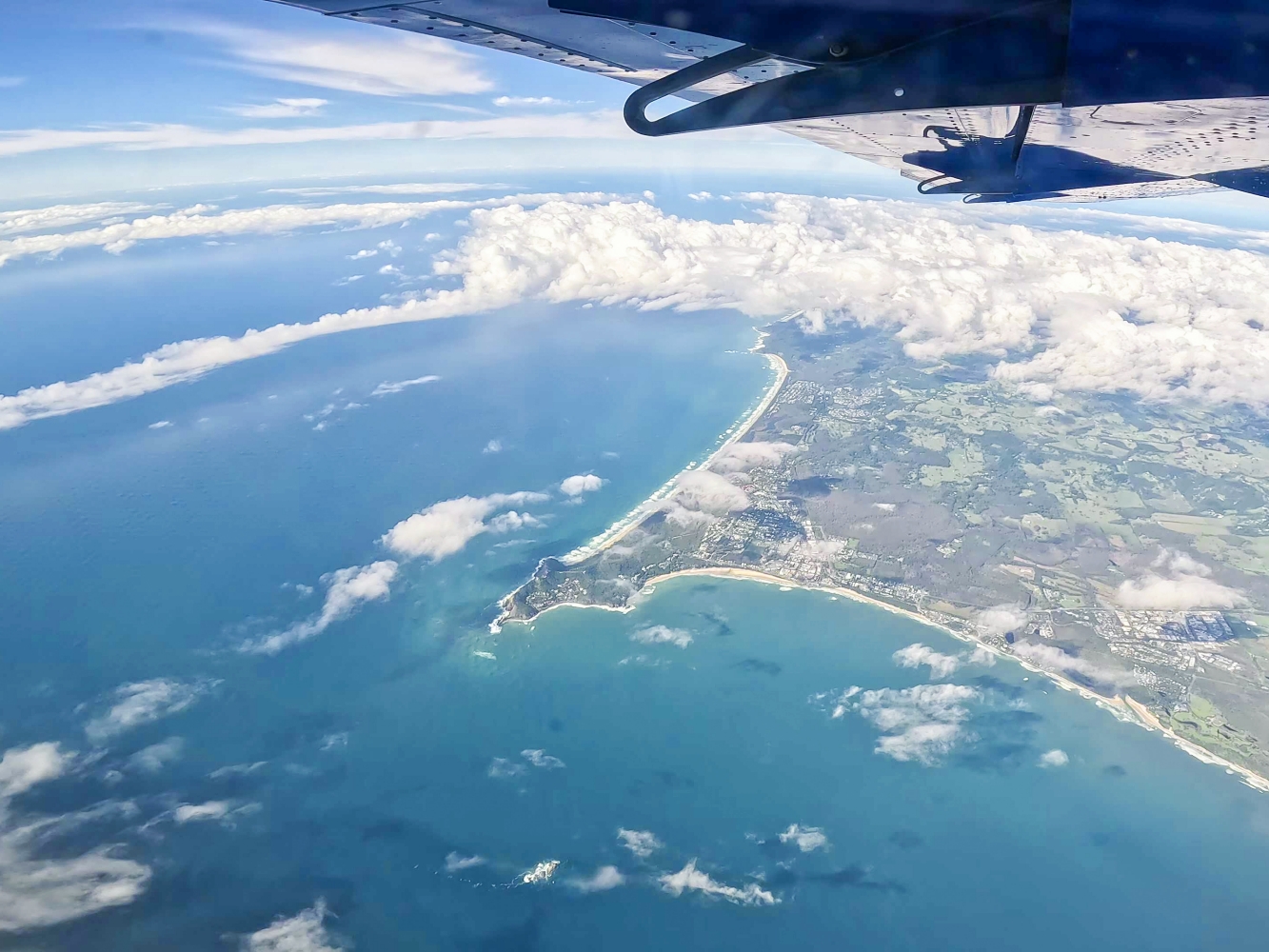 [澳洲拜倫灣] Byron Bay Skydive 跳傘體驗 海岸線真的美到忘記害怕｜KKday預訂含接駁 報到流程 攝影方案完整分享｜欣賞澳洲本土最東端 跳下去那刻真的爽到炸
