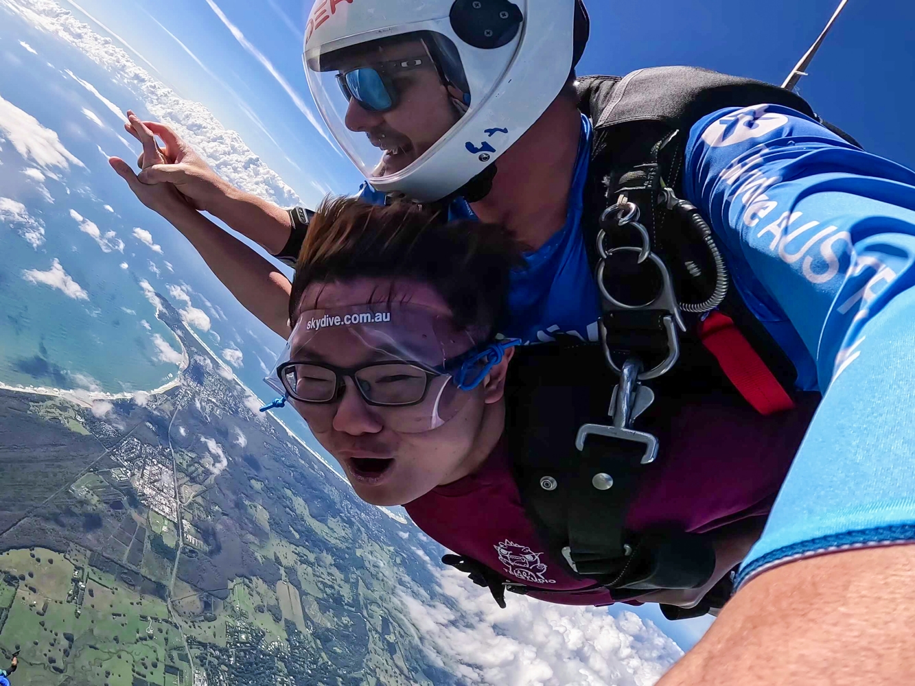 [澳洲拜倫灣] Byron Bay Skydive 跳傘體驗 海岸線真的美到忘記害怕｜KKday預訂含接駁 報到流程 攝影方案完整分享｜欣賞澳洲本土最東端 跳下去那刻真的爽到炸