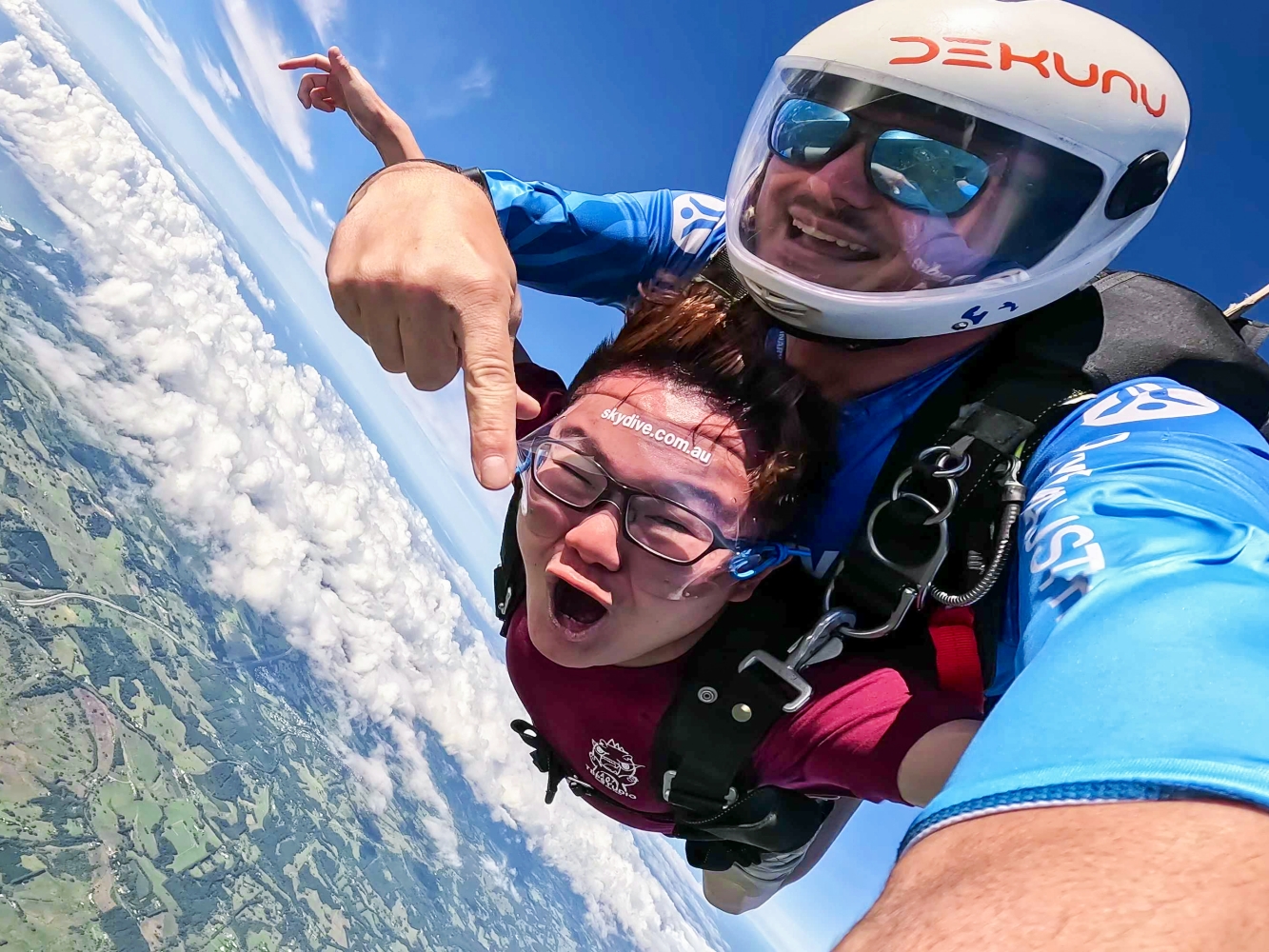 [澳洲拜倫灣] Byron Bay Skydive 跳傘體驗 海岸線真的美到忘記害怕｜KKday預訂含接駁 報到流程 攝影方案完整分享｜欣賞澳洲本土最東端 跳下去那刻真的爽到炸