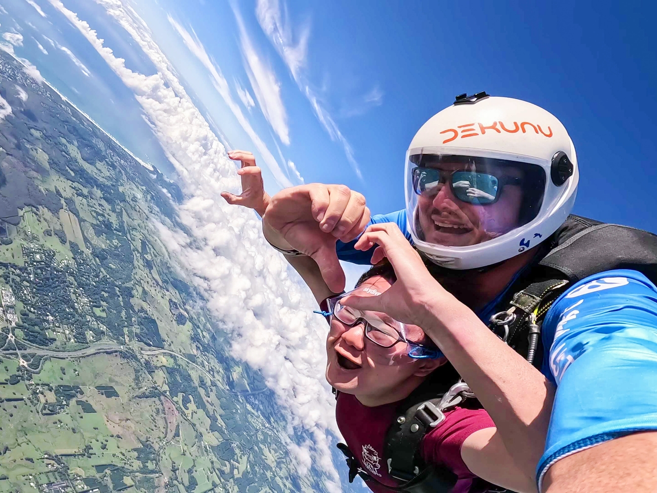 [澳洲拜倫灣] Byron Bay Skydive 跳傘體驗 海岸線真的美到忘記害怕｜KKday預訂含接駁 報到流程 攝影方案完整分享｜欣賞澳洲本土最東端 跳下去那刻真的爽到炸