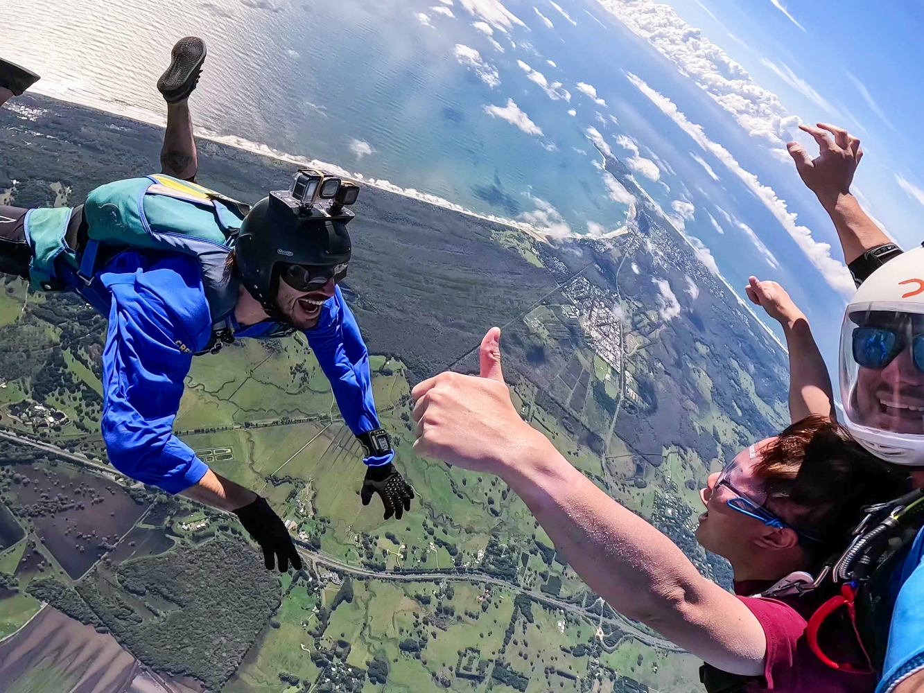 [澳洲拜倫灣] Byron Bay Skydive 跳傘體驗 海岸線真的美到忘記害怕｜KKday預訂含接駁 報到流程 攝影方案完整分享｜欣賞澳洲本土最東端 跳下去那刻真的爽到炸