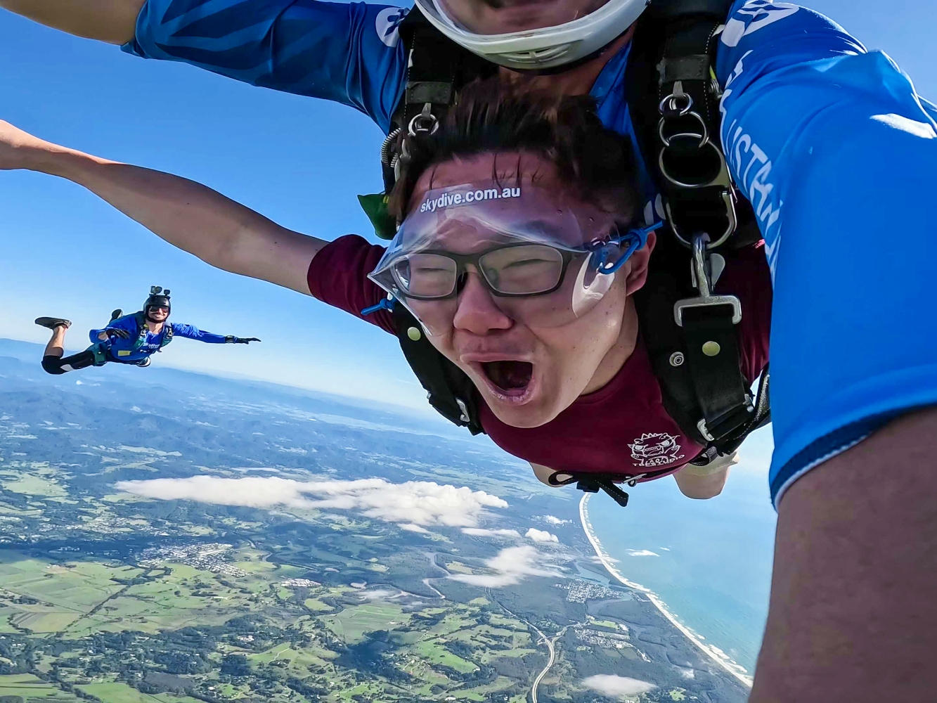 [澳洲拜倫灣] Byron Bay Skydive 跳傘體驗 海岸線真的美到忘記害怕｜KKday預訂含接駁 報到流程 攝影方案完整分享｜欣賞澳洲本土最東端 跳下去那刻真的爽到炸