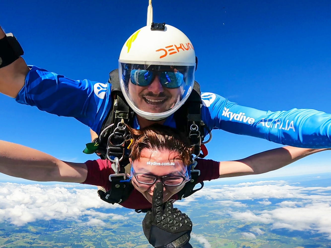 [澳洲拜倫灣] Byron Bay Skydive 跳傘體驗 海岸線真的美到忘記害怕｜KKday預訂含接駁 報到流程 攝影方案完整分享｜欣賞澳洲本土最東端 跳下去那刻真的爽到炸